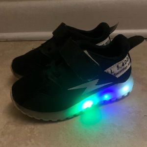toddler light-up sneakers
